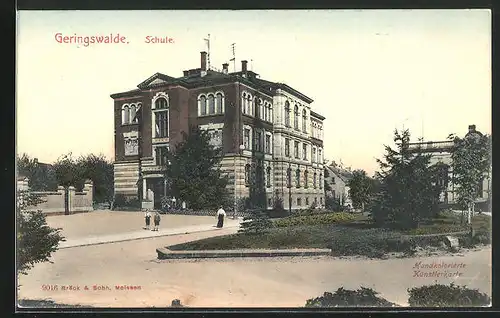 AK Geringswalde, Begrünter Platz vor der Schule