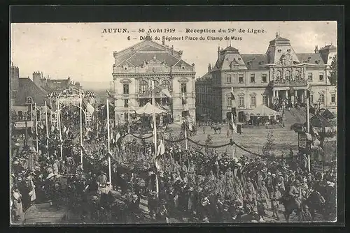 AK Autun, Réception du 29. de Ligne, Défilé du Régiment Place du Champ de Mars 1919