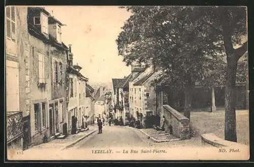 AK Vezelay, la Rue Saint-Pierre