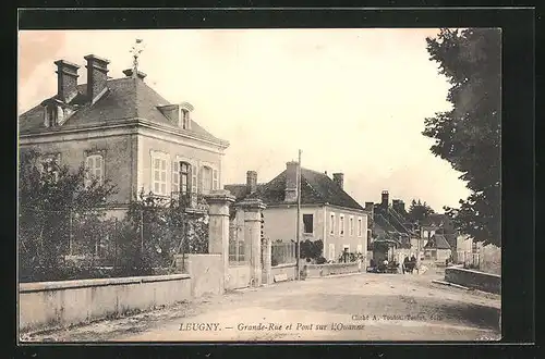 AK Leugny, Grande-Rue et Pont sur l'Ouanne