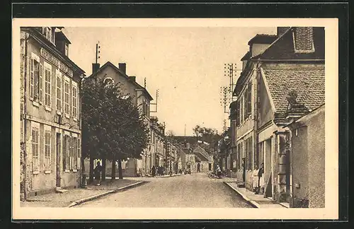 AK Laroche-Saint-Cydroine, Mairie et Café de la Place