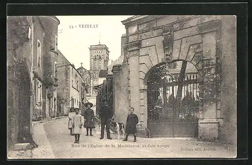AK Vezelay, Rue de l`Eglise de la Madeleine