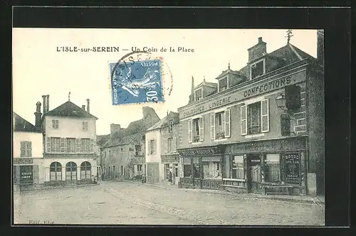 AK L`Isle-sur-Serein, Un Coin de la Place