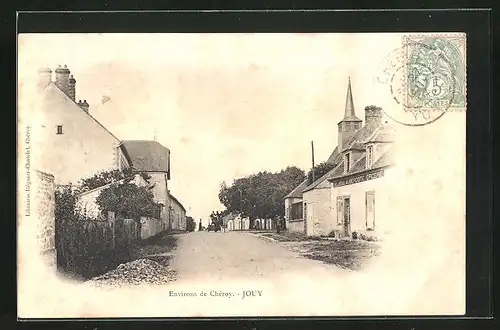 AK Jouy, auf der Strasse durch den Ort