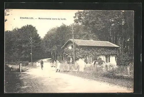 AK Charolles, Maisonnette dans la foret