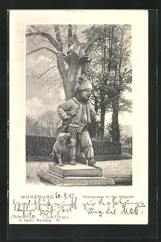 AK Würzburg, Königlicher Hofgarten, Skulptur Junge mit Hund