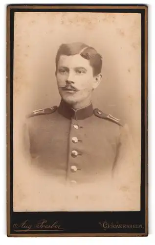 Fotografie Aug. Presber, Germersheim, Portrait Soldat in Uniform Rgt. 17 mit Schnauzbart