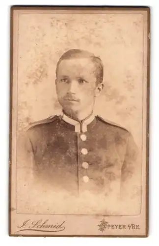 Fotografie J. Schmid, Speyer a. Rh., Portrait Garde Soldat in Uniform Rgt. 2 mit Kragenspiegel