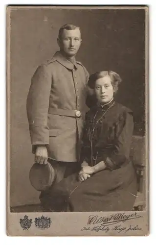 Fotografie Albert Meyer, Hannover, Georgstr. 24, Portrait Soldat in Feldgrau Uniform Rgt. 74 mit Krätzchen