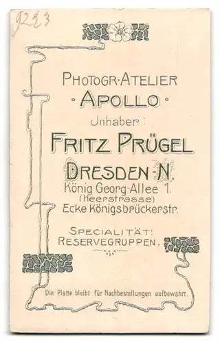 Fotografie Atelier Apollo, Dresden, König Georg Allee 1, Portrait Garde Soldat in Uniform mit Bajonett und Portepee