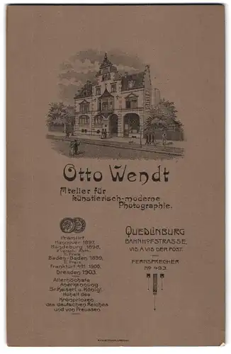 Fotografie Otto Wendt, Quedlinburg, Ansicht Quedlinburg, Atelier in der Bahnhofstrasse, Rückseitig Herr im Portrait