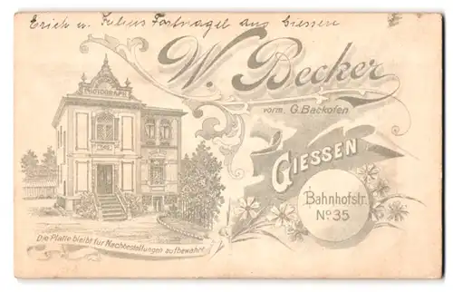 Fotografie W. Becker, Giessen, Ansicht Giessen, Foto-Atelier Bahnhofstr. 35, Rückseitig Knaben