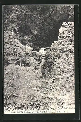 AK Saint-Moré, Le Pere Leleu descendant de sa Grotte