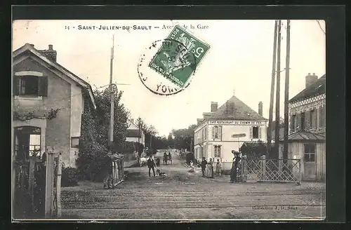 AK Saint-Julien-du-Sault, Avenue de la Gare