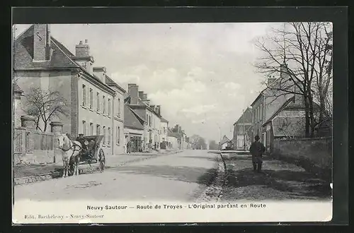 AK Neuvy-Sautour, Route de Troyes, L`Original partant en Route