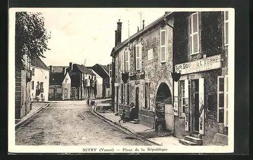 AK Nitry, Place de la République