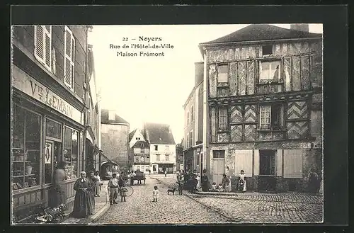 AK Noyers, Rue de l`Hotel-de-Ville, maison Fremont