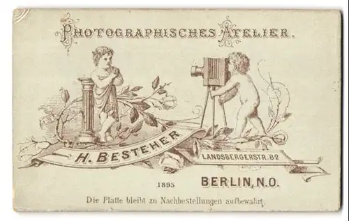 Fotografie H. Besteher, berlin, Landsbergerst. 82, Kleine Kinder mit Kamera posieren für Foto