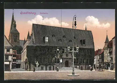 AK Quedlinburg, Rathaus mit Strassenlaterne