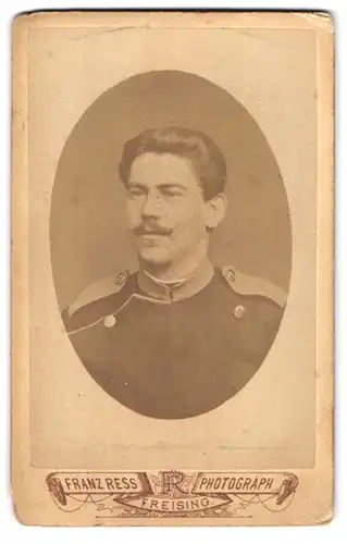 Fotografie Franz Ress, Freising, Mainburger-Str., Portrait Soldat in Chevauleger Uniform