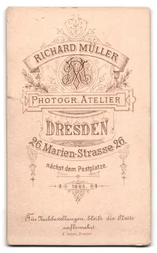 Fotografie Richard Müller, Dresden, Marien Str. 26, Portrait Einjährig-Freiwilliger in Garde Uniform