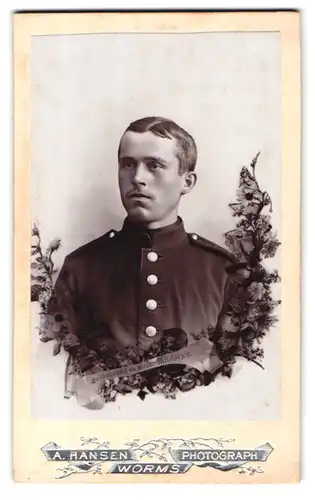 Fotografie A. Hansen, Worms, Hagenstr. 26, Portrait junger Soldat in Uniform, Porträt Kaiser Wilhelm