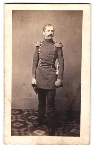 Fotografie unbekannter Fotograf und Ort, Portrait Albert Kronprinz von Sachsen in Uniform
