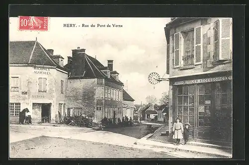 AK Hery, Rue du Pont de Verne, Magasin Machines Agricoles