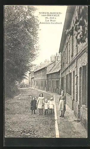 AK Vieux-Rouen-sur-Bresle, La Rue Amédée-Scobart, Strassenpartie