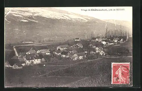 AK Chateaufort, Village