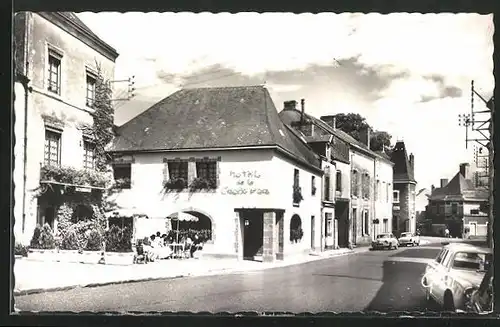 AK Evron, Hotel de la Croix d`Or et Rue de la Perrière