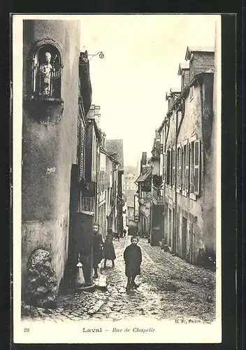 AK Laval, Rue de Chapelle, Kinder auf der Strasse