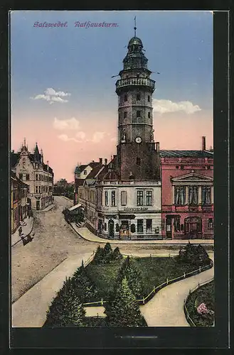 AK Salzwedel, Rathausturm mit Gasthaus schwarzer Adler