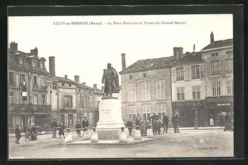 AK Ligny-en-Barrois, La Place Nationale et Statue du Général Barrois