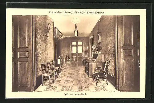 AK Chiché, Pension Saint-Joseph, Le vestibule