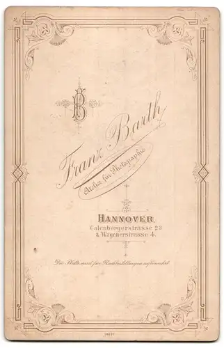 Fotografie F. Barth, Hannover, Wagenerstrasse 4, Stilvoller Jüngling mit Zwirbelbart