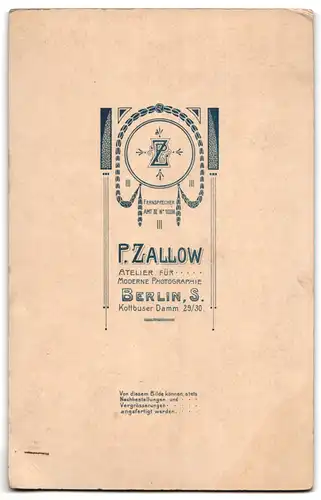 Fotografie P. Zallow, Berlin, Kottbusser Damm 29, Adretter Jüngling mit Taschenuhr