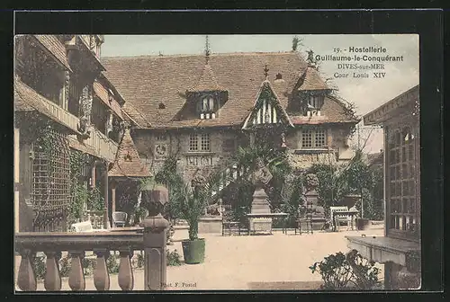 AK Dives-sur-Mer, Hostellerie Guillaume-le-Conquérant, Cour Louis XIV