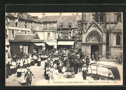 AK Douvres-la-Dévlivrande, Départ de la Procession