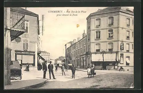 AK Commery, Rue Bas-de-la-Place prise devant la Poste