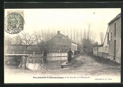 AK Villeneuve-L`Archeveque, Le Lavoir et l` Abreuvoir