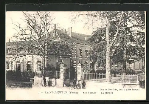 AK Saint-Saveur, Les Écoles, La Mairie