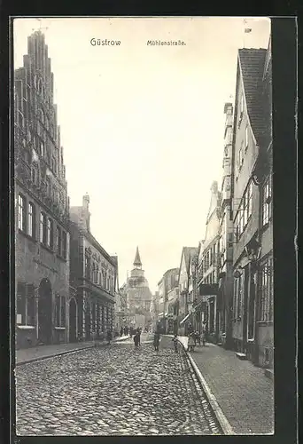 AK Güstrow, Blick in die Mühlenstrasse