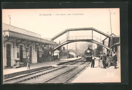 AK Puteaux, La Gare (vue intérieure), Bahnhof