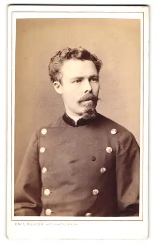 Fotografie Emil Bühler, Mannheim, Soldat in Uniform mit Kinnbart