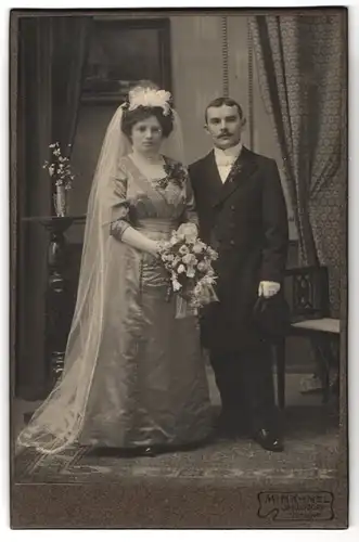 Fotografie M. Hähnel, Jahnsdorf i. Erzgebirge, Ehepaar bei Hochzeit