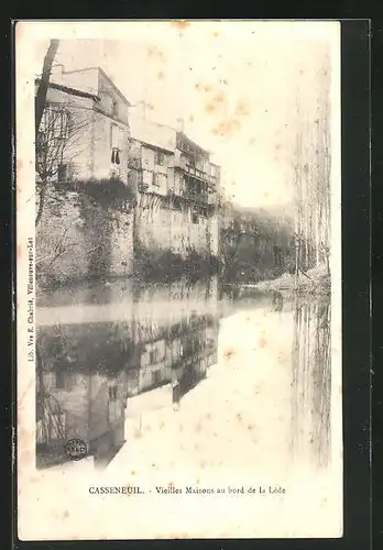 AK Casseneuil, Vieilles Maisons au bord de la Lède