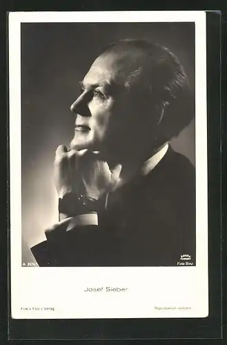 AK Schauspieler Josef Sieber mit aufgestütztem Kopf