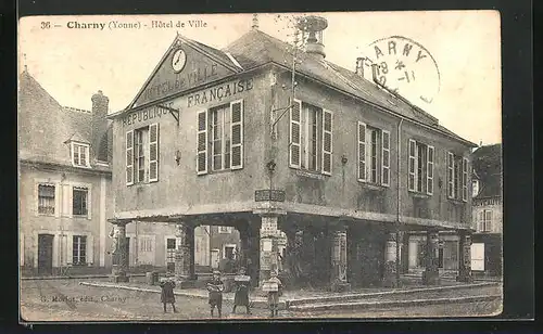 AK Charny, Hôtel de Ville