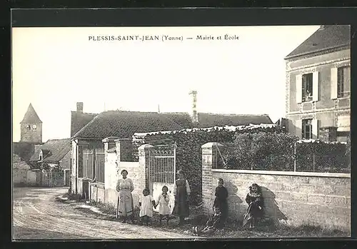 AK Plessis-Saint-Jean, Mairie et École